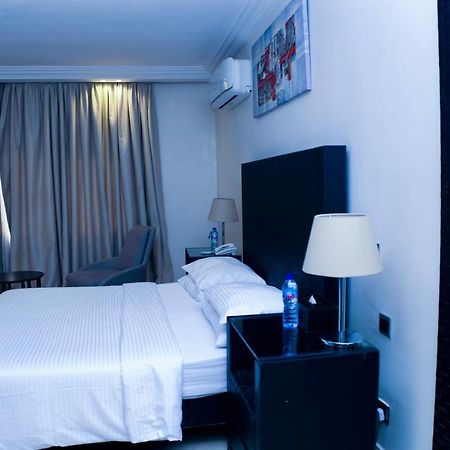 Summerset Continental Hotel Gana Mobushipe Luaran gambar